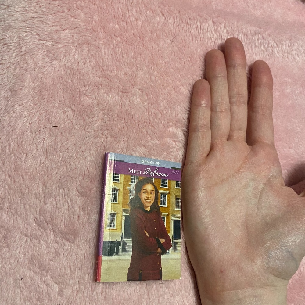 Mini American Girl Book , Meet Rebecca 2 inches